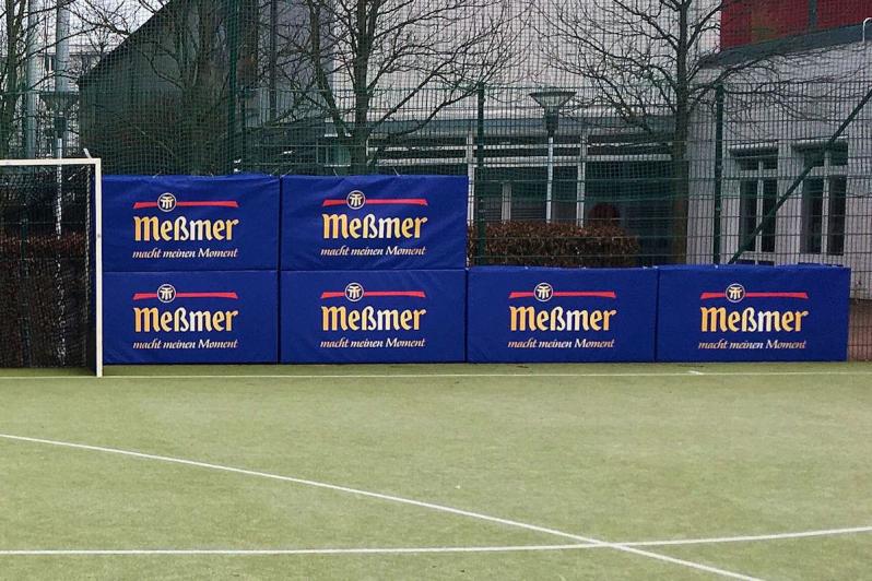 Prallschutz und Schallschutz im Stadion