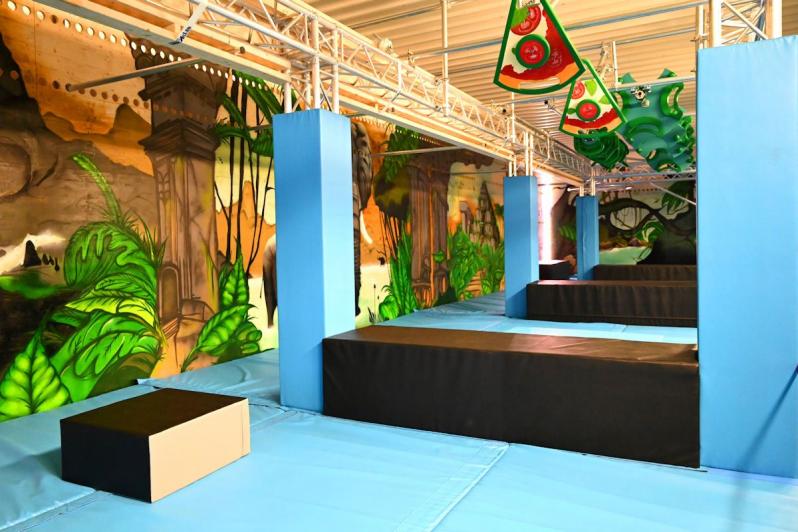 Ninja-Warrior Box und Säulenschutzpolster