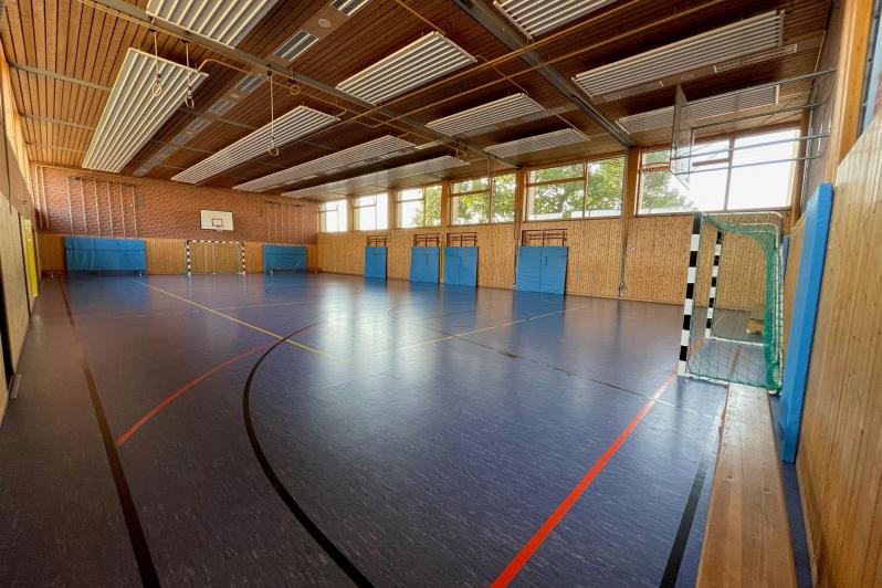 Prallschutzmatten vor Gefahrenstellen - zur Sicherheit bei Sport und Spiel