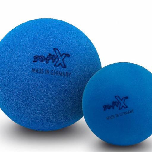 Die Faszienkugeln von softX bestehen aus Polyethylen.