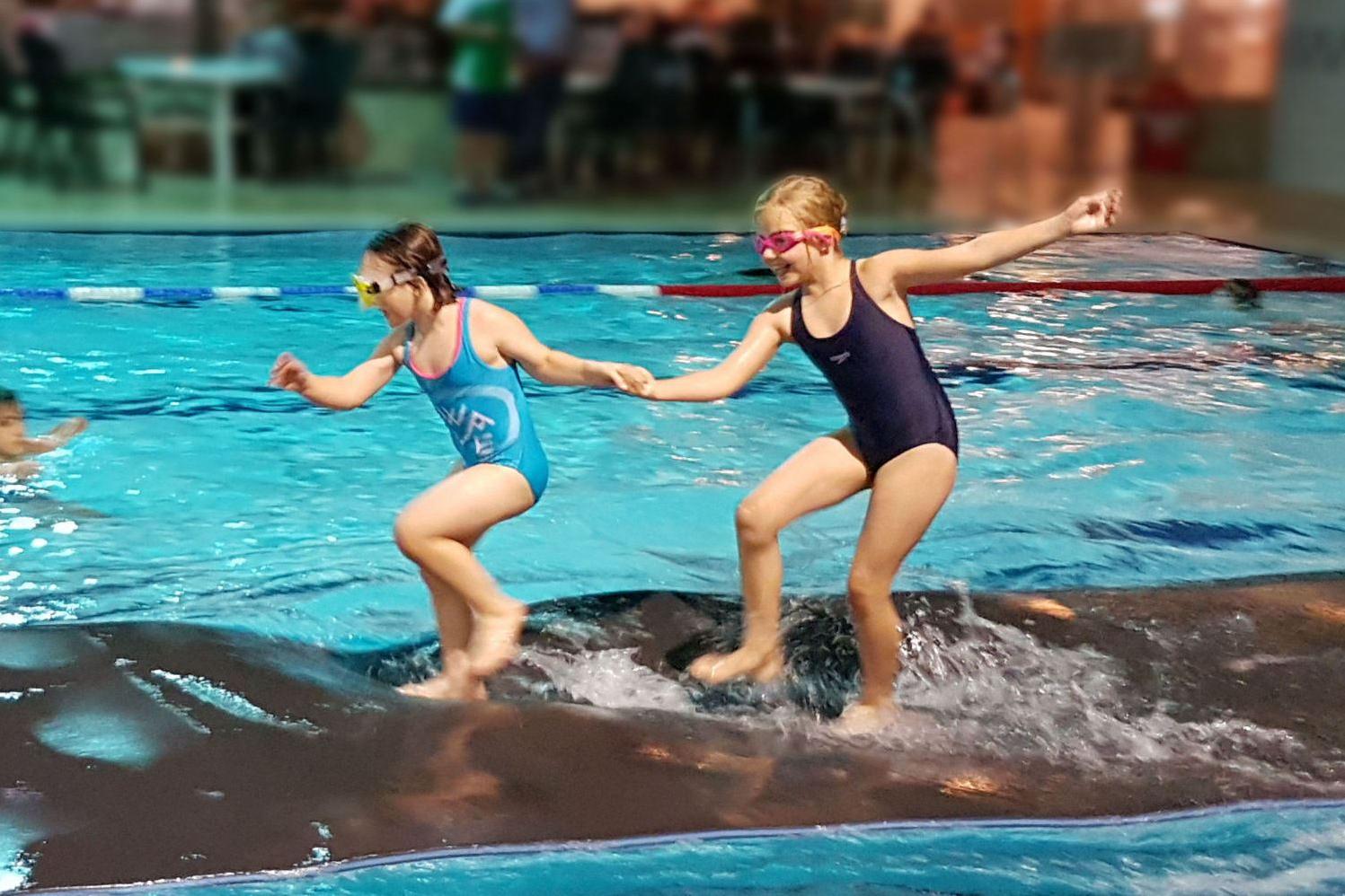 Wasserlaufmatte für den Fun-Factor im Schwimmbad.