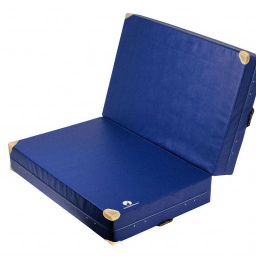 Weichbodenmatte klappbar mit Lederecken in dunkelblau - einfach zu verstauen und gut zu transportieren.